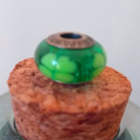 Glass "Kiss me I'm Irish" Retired Pandora charm - Picture 4 of 4